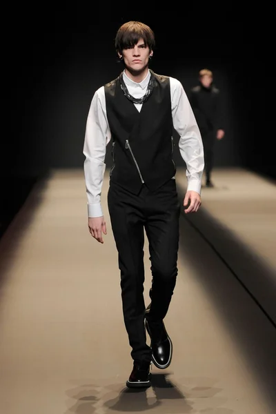 Look 37
